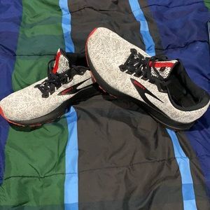 Brooks Launch 7s running shoes